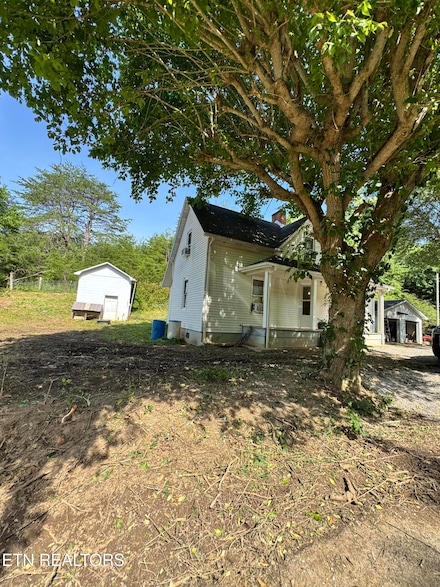 2395 Howard Rd, Bybee, TN 37713