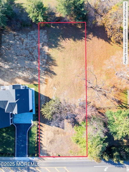 748 Holmdel Rd, Holmdel, NJ 07733