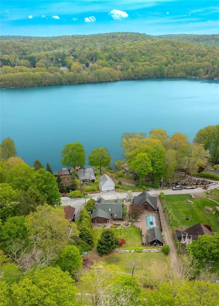 81 Lakeview Dr, Holmes, NY 12531