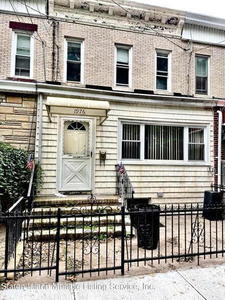1976 W 5th St, Brooklyn, NY 11223