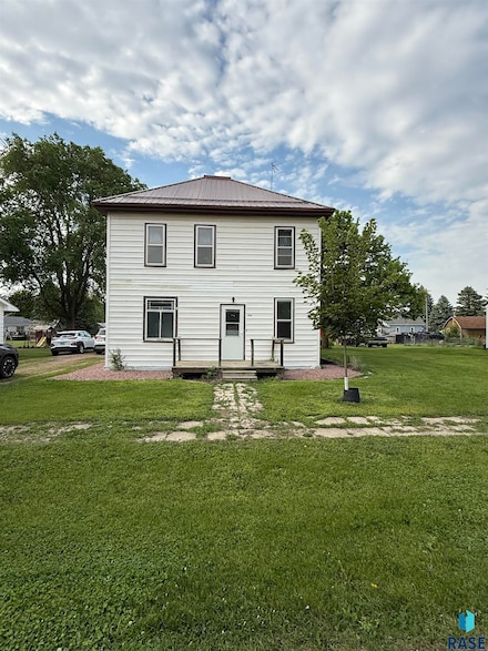 208 E Washington St, Marion, SD 57043