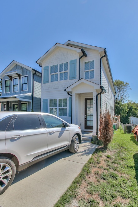630 Waco Dr, Nashville, TN 37209