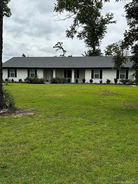 211 Sam Dunham Rd, Sulphur, LA 70663
