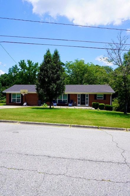 404 19th Ave, Phenix City, AL 36869