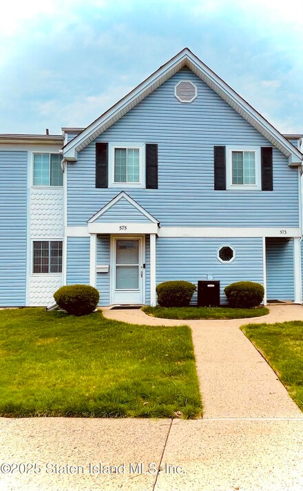 575 Correll Ave, Staten Island, NY 10309