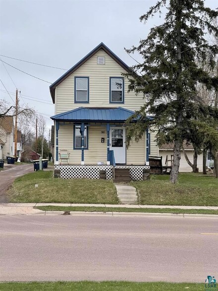 416 6th St W, Ashland, WI 54806