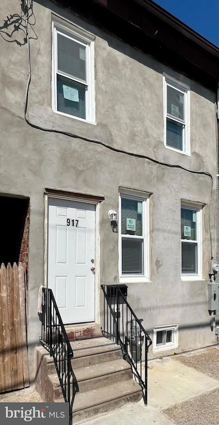 917 S 8th St, Camden, NJ 08103