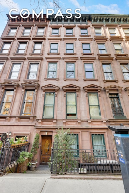128 E 65th St, New York, NY 10065