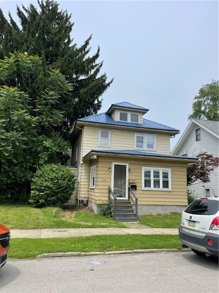 410 Cedar Ave, Sharon, PA 16146