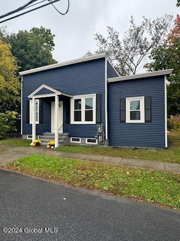 173 Maple St, Glens Falls, NY 12801