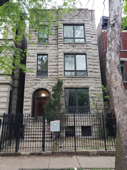 902 W Newport Ave Unit 1, Chicago, IL 60657