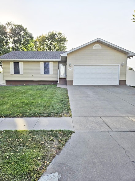 2462 E 13th Ave, Columbus, NE 68601