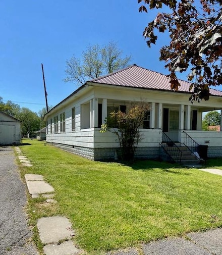 332 S Elm St, Dexter, MO 63841