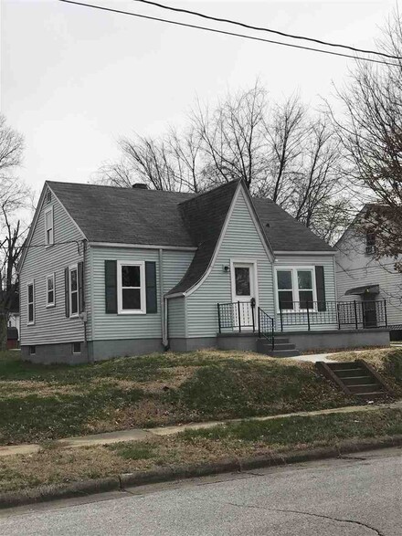 1416 11th St, Tell City, IN 47586