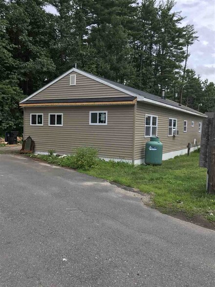 31 Page Rd Unit 14, Litchfield, NH 03052