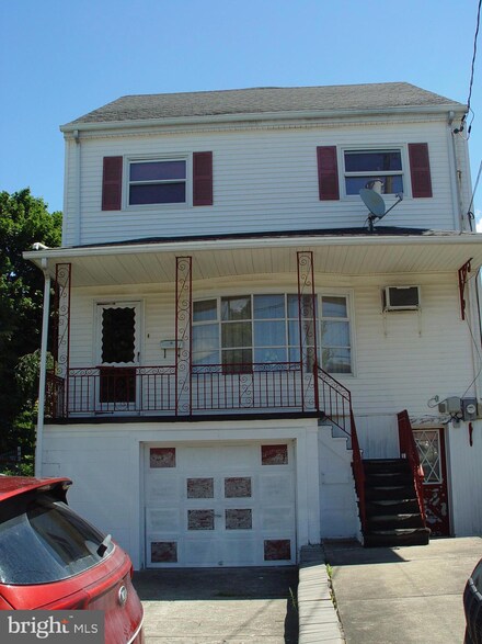 225 S Peach St, Mount Carmel, PA 17851