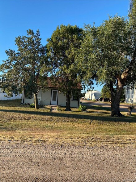 520 Lincoln Ave, Arriba, CO 80804