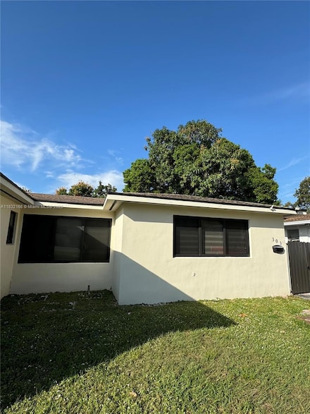 301 SE 2nd St Unit 1-3, Hallandale Beach, FL 33009