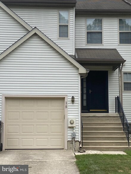 15 Woodstream Ct, Mantua, NJ 08051