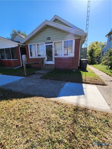 1023 Orchard St, Toledo, OH 43609
