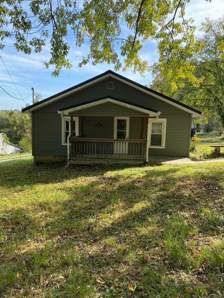 3950 Dixie Hwy, Bedford, IN 47421