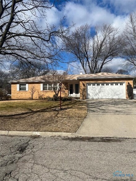 4054 Barstow Ave, Toledo, OH 43623