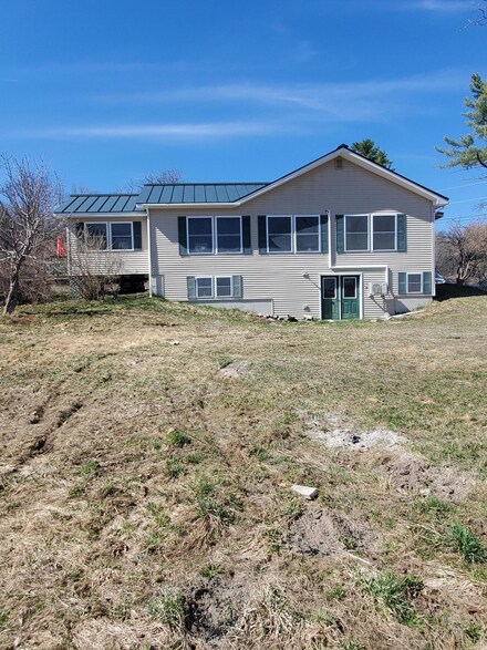 288 Cross Rd, Avon, ME 04966