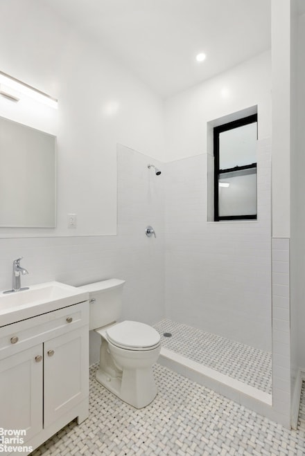 215 W 75th St Unit 1 B, New York, NY 10023