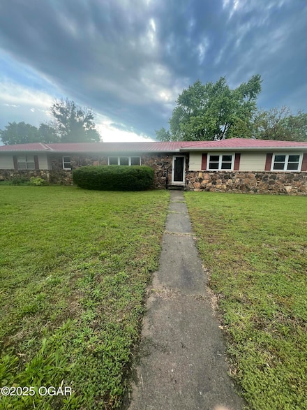 2119 S Main St, Carthage, MO 64836