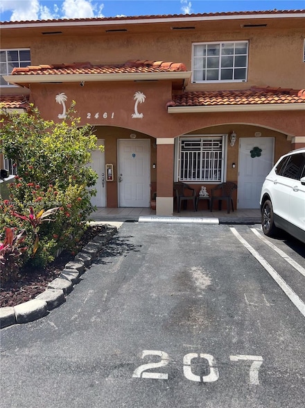 2461 W 76th St Unit 207, Hialeah, FL 33016