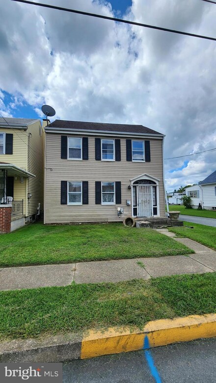 32 State St, Middletown, PA 17057