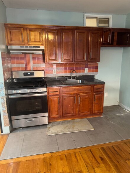722 Cleveland St, Brooklyn, NY 11208