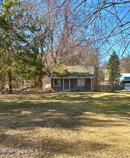 468 W Sand Lake Rd, Wynantskill, NY 12198