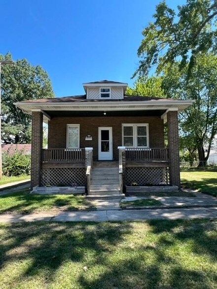 2811 Decatur St, Lake Station, IN 46405