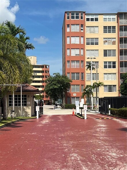 1780 NE 191st St Unit 1062, Miami, FL 33179