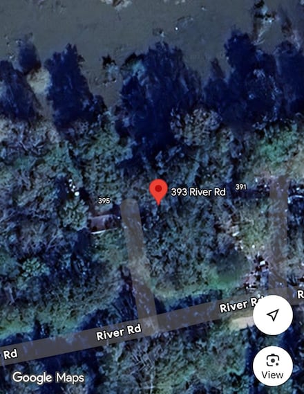 393 River Rd, Dayton Lakes, TX 77535