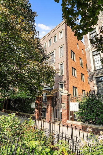 1363 N Mohawk St Unit 3, Chicago, IL 60610