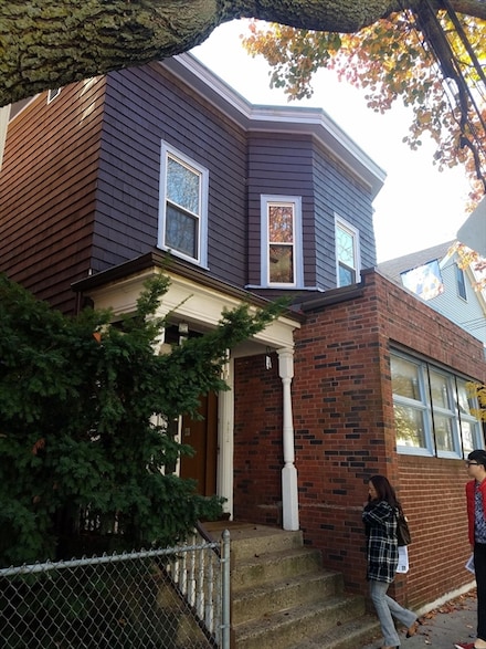 214 Brookline St Unit 1, Cambridge, MA 02139