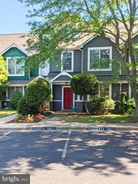 13208 Clipper Cir, Solomons, MD 20688