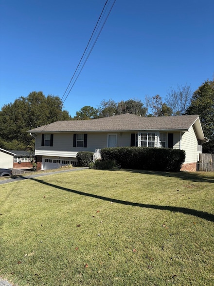 409 Sandalwood Dr, Hixson, TN 37343