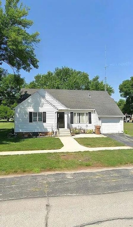 510 Garfield Ave, Farnhamville, IA 50538