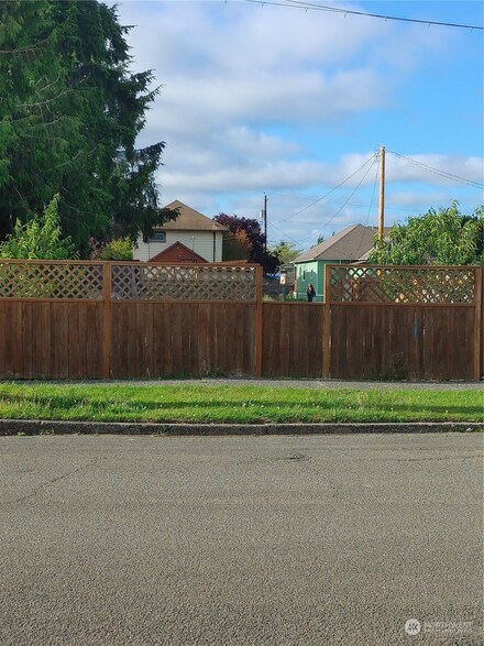 919 Chenault Ave, Hoquiam, WA 98550