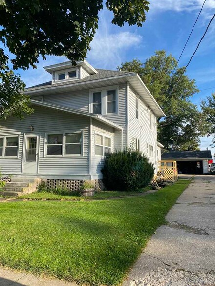 103 Wilson St, Dysart, IA 52224
