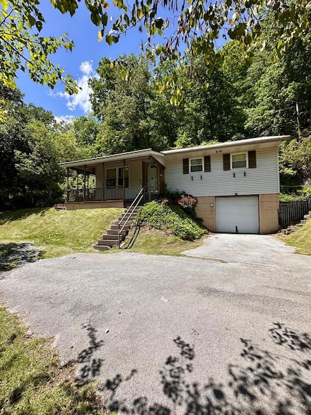 56 Honey Bee Ln, Wilcoe, WV 24895