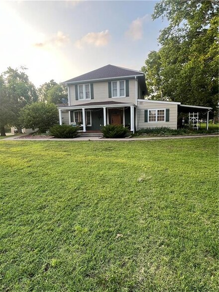919 N 2nd N A, Humboldt, KS 66748