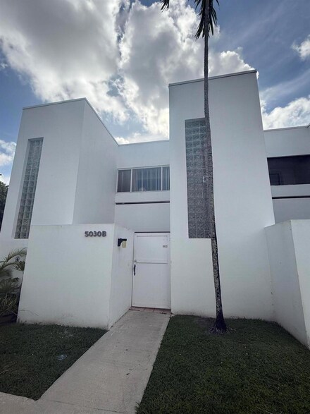 5030 Elmhurst Rd Unit B, West Palm Beach, FL 33417