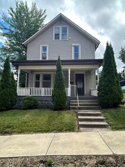 321 Sharp St, Ashland, OH 44805