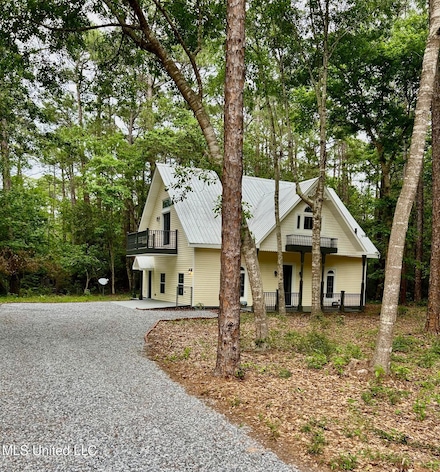 1024 Walnut St, Ocean Springs, MS 39564