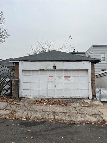 279 Clifton Ave, Staten Island, NY 10305