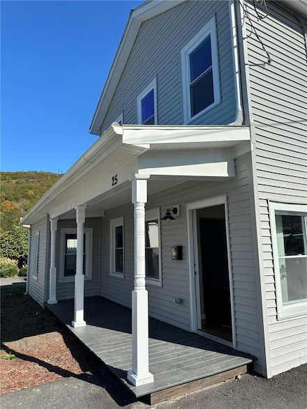 25 Mechanic St, Port Jervis, NY 12771